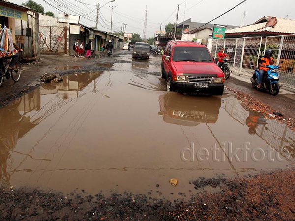 Jalan Camat Enjan, Cileungsi, Bak Lintasan Off-Road