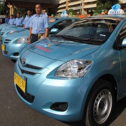 Blue Bird: Bisnis Ojek Online Ilegal