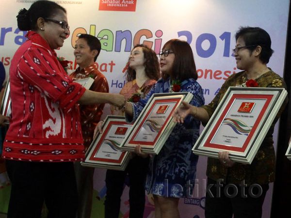 Delapan Perusahaan Raih Anugerah Pelangi 2015