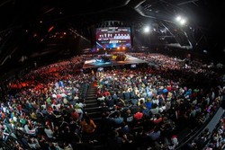 Bagaimana Bisa Cuma Main Game Raup Duit Miliaran?