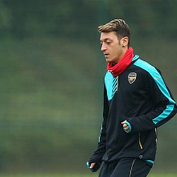 Menunggu Sinar Terang Oezil di Allianz Arena