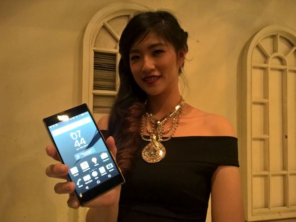 Intim dengan Smartphone Terbaik Sony: Xperia Z5