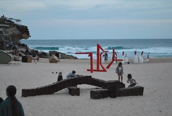 Tangan Raksasa & Aneka Instalasi Seni Unik di Bondi