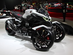 Kenalkan Neowing, Motor Roda Tiga Agresif Besutan Honda