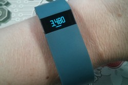 Apple Watch Dinilai Bukan Ancaman Gelang Kesehatan