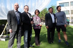 Kata Menkominfo Soal Celana Sergey Brin & Balon Google