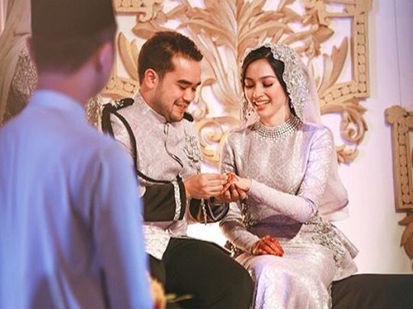 Kebahagiaan Tya Arifin Resmi Nikah dengan Bangsawan Malaysia