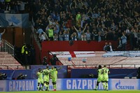 Dengan tambahan tiga poin itu, City menjadi penguasa papan klasemen Grup D dengan nilai sembilan dari empat laga yang sudah dilakoni. City sekaligus memastikan tempat di babak 16 besar. Reuters/Marcelo Del Pozo.