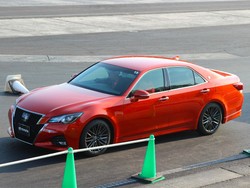 Sensasi Nyetir di Mobil Menteri