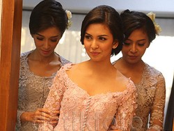 Alisia Rininta Nekat Cium Pipi Cowok Sampai Jerawatan di Hidung