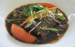 Pedas Berempah Gurame Kuah Pucung, Sajian Sedap Makan Siang