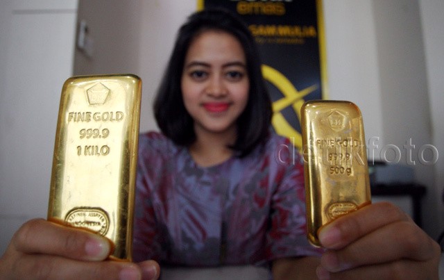 Harga Emas Batangan Antam Stagnan Buyback Turun Rp 5000