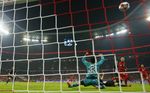 Bayern Lumat Arsenal