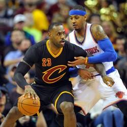 LeBron James Cabik Lengan Jersey Sendiri lalu Unjuk Gigi