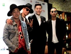 Eru Boyong J-Yo Lucky J dan Mighty Mouth di Konser Happening Jakarta
