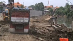 Warga Kampung Pulo Tidak Punya Gorong-Gorong