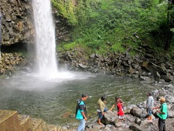 Air Terjun Cantik yang Paling Mudah Dijangkau dari Padang