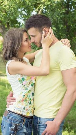 12 Tipe Ciuman Berdasarkan Zodiak (Bagian 1)