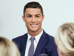 Cristiano Ronaldo: Anakku Tak Perlu Ibu