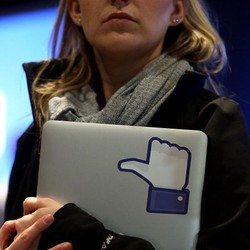 Facebook Siapkan Aplikasi Notify