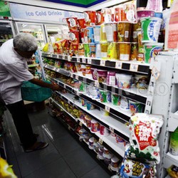 Selain Izin Impor, Aturan Label Juga Kena Kritik