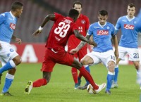 Dengan kemenangan ini, Napoli kini menempati posisi pertama Grup D dengan raihan nilai sempurna 12 angka hingga mampu lolos ke babak 32 besar. REUTERS/Ciro De Luca.
