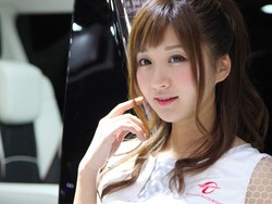 SPG Tokyo Motor Show, Cantik, Tak Umbar Aurat