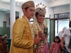 Ely Sugigi Resmi Dinikahi Ferry Anggara