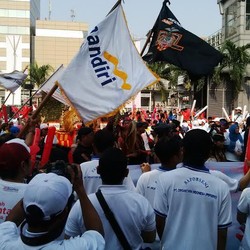 Menteri Rini dan Para Bos BUMN Gelar Jalan Santai