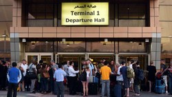 Usai Pesawat Jatuh, Puluhan Ribu Warga Inggris dan Rusia Terdampar di Mesir