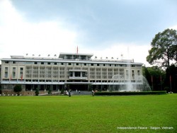 Melihat Isi Istana Kemerdekaan Vietnam di Saigon