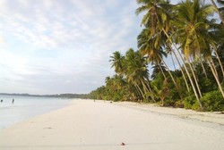 Maluku Punya Raja Ampat & Pasir Pantai Sehalus Terigu