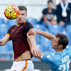 Celah di Lini Belakang Lazio yang Memudahkan Roma