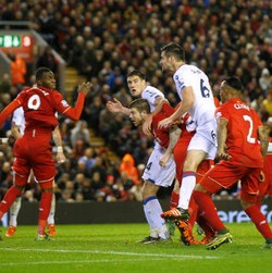 Koordinasi Pertahanan yang Beri Klopp Kekalahan Pertama