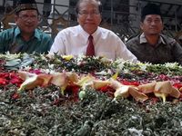 Rizal Ramli Ziarah ke Makam Gus Dur