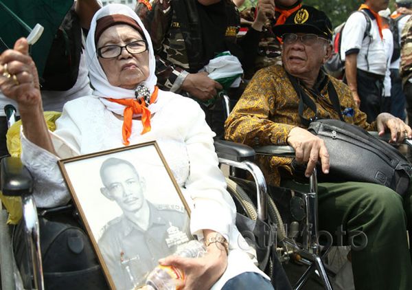 Veteran dan Purnawirawan Demo di Depan Istana