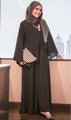 Tantangan Zaskia Sungkar Kelola Bisnis Online Milik Para Selebriti