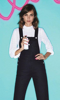 Praktis, Cat Kuku Ini Dihadirkan dalam Bentuk Spray