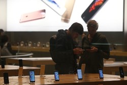 Layar Smartphone bakal Setangguh Baja