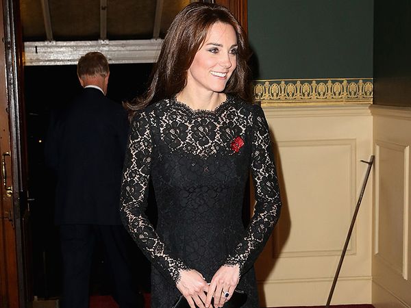 Kate Middleton Elegan Dibalut Dress Hitam