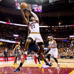 Paha Memar Tak Halangi James Motori Kemenangan Cavaliers