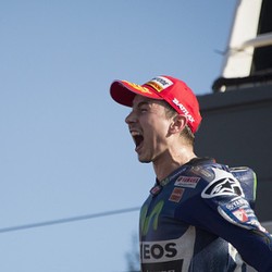 Habis-habisan Sampai Hancurkan Ban, Lorenzo Juga Tak Sempat Lirik Pit Board