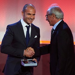 Puncak Kekecewaan, Rossi Absen dalam Pesta Penyerahan Trofi