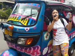 Seniman Putri Ayu Lestari Jadi Sopir Bajaj di Pasar Tebet Timur