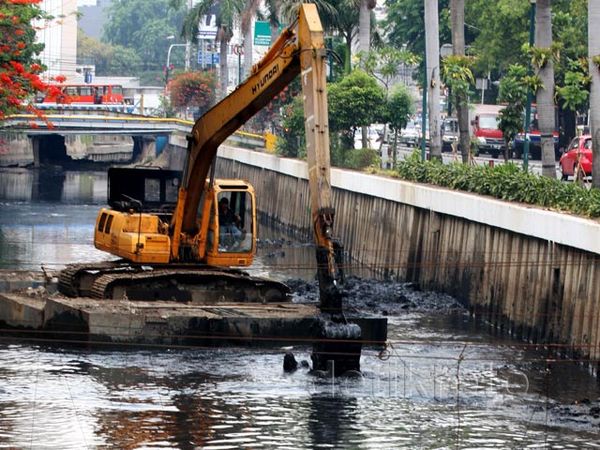 Kali Cideng Dikeruk