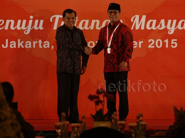 JK Kukuhkan DPP Persatuan Alumni GMNI