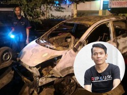 Mobil Aris Eks Idol Ludes Terbakar di Kalimalang
