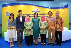 Blue Band Ajak PKK DKI Jakarta untuk Biasakan Sarapan Sehat di 5.800 Keluarga