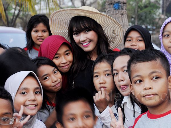 Ana Riana Sudah Cantik, Ramah Pula