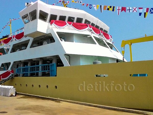 Jokowi Resmikan  Kapal Pengangkut Sapi